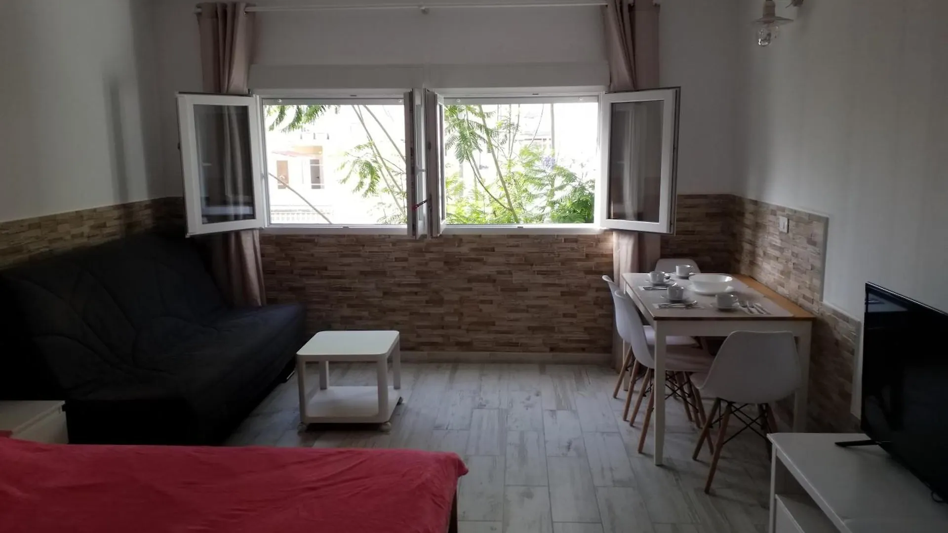 Designer 1 Bedroom Apartment White Tree 2 Minutes To The Beach In The City Center, Puerto De La Cruz, Tenerife 0*, Puerto de la Cruz (Tenerife) Spanien