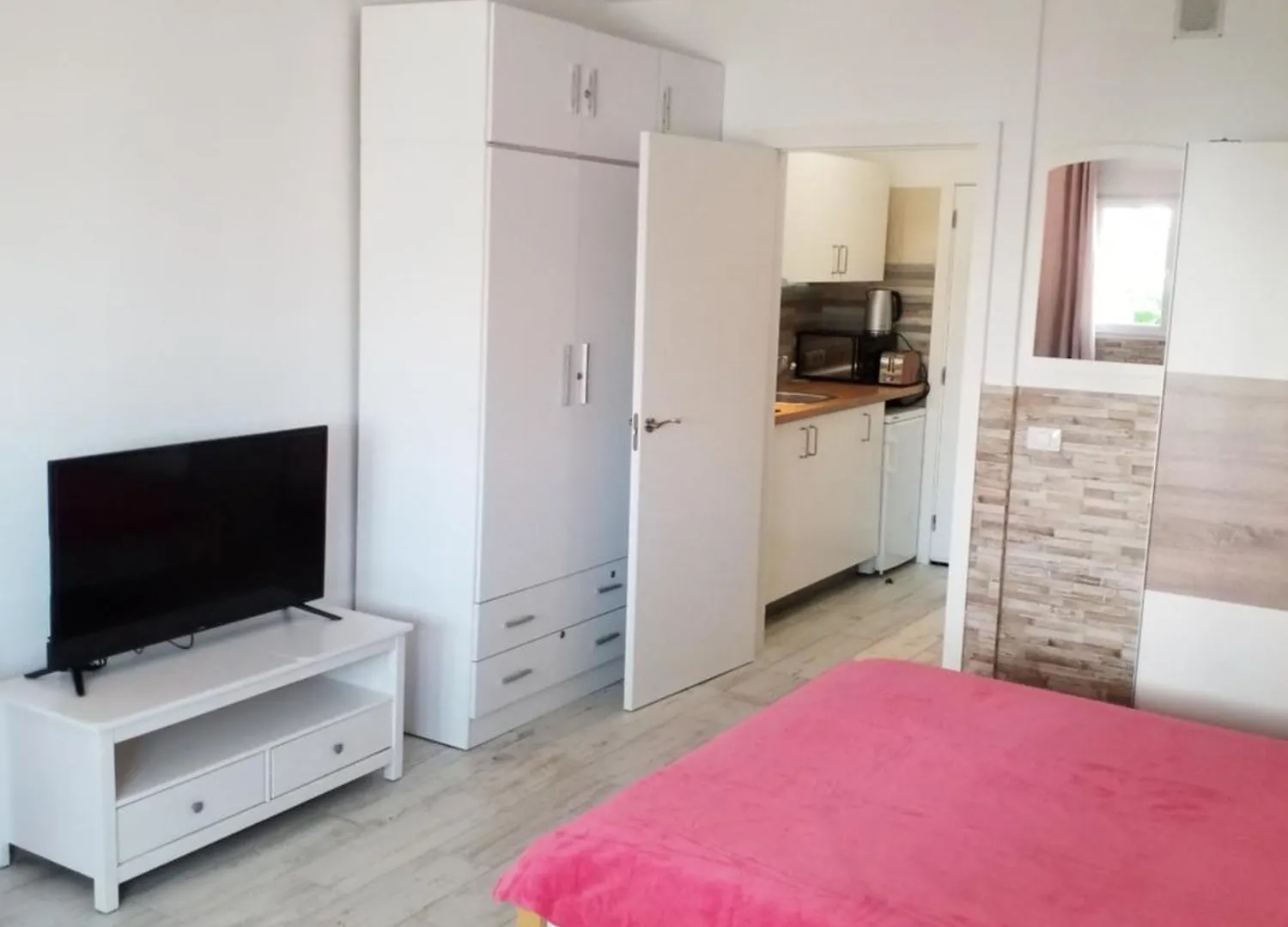 Designer 1 Bedroom Apartment White Tree 2 Minutes To The Beach In The City Center, Puerto De La Cruz, Tenerife Spanien