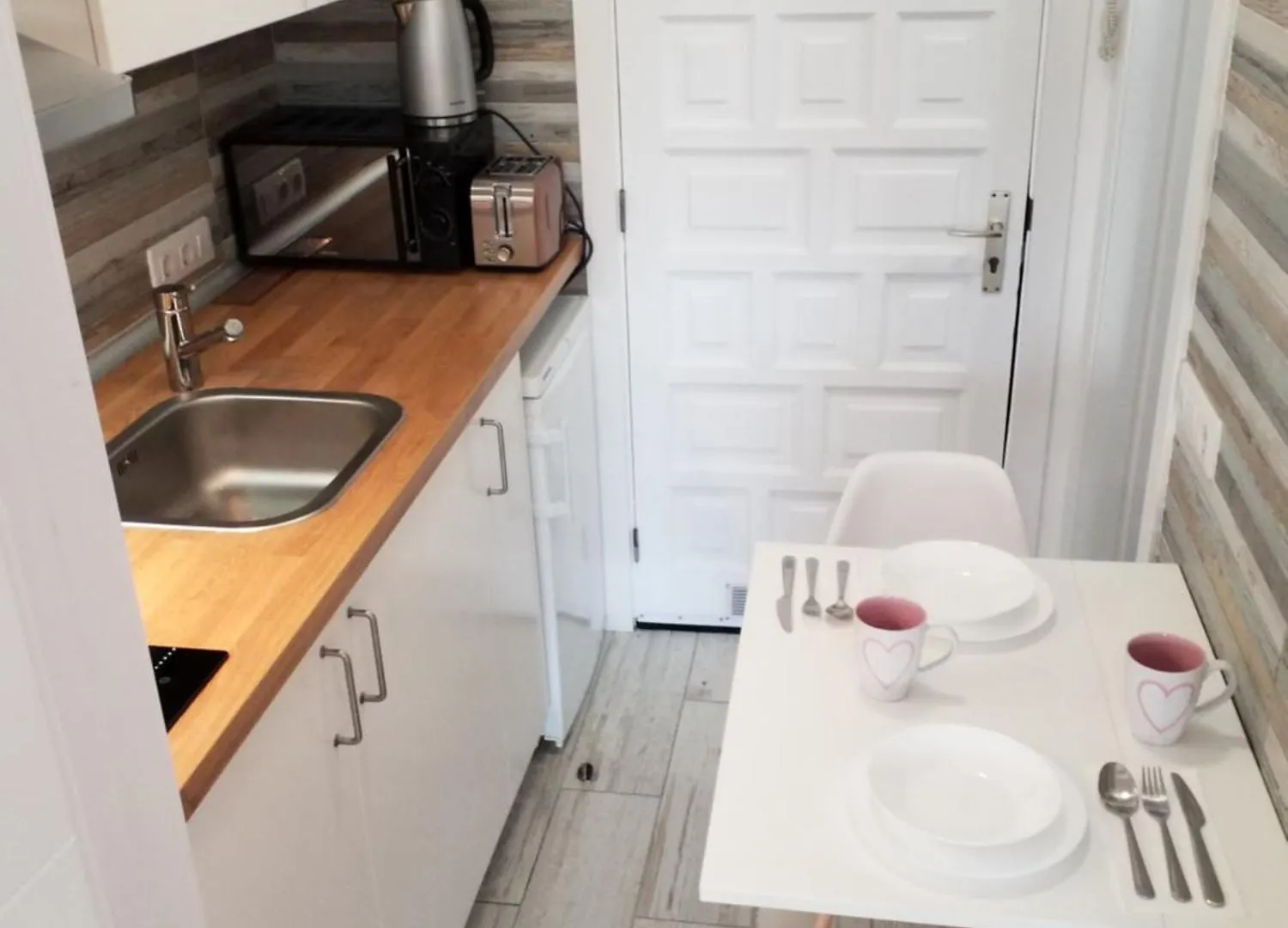 Designer 1 Bedroom Apartment White Tree 2 Minutes To The Beach In The City Center, Puerto De La Cruz, Tenerife 0*, Puerto de la Cruz (Tenerife)